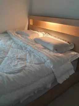 짱 좋아요~~~ 라지킹 샀는데 넓고 좋아요!!! 짱짱