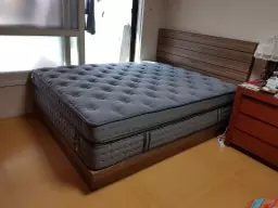 아들이 결혼을 하며 신혼가구로 브랜드리스 침대를 구매하