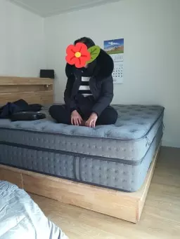 신혼살림을 장만하면서 가장 중요하게 생각한게 침대였습니