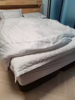 쇼룸예약하고 직접가서 누워보고 구매했습니다 쇼룸이 생각
