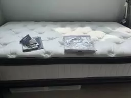 2월 중순에 목동 쇼룸 방문해서 구매했습니다.

매장 