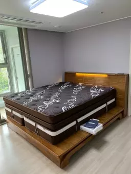 저희 친정엄마가 이사를 가시면서 침대를 알아보게 되었어