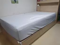 프레임은 파커(메이플), 매트리스는 퀵실버 v300 s