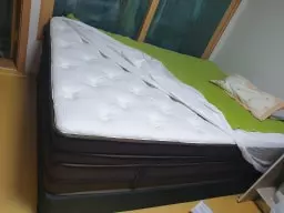 침대 변경할 시기가 와서 여기저기 알아보던중  딸에 추