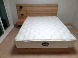 이사를 하면서 침대를 사려고 알아보고 있었습니다. 
그