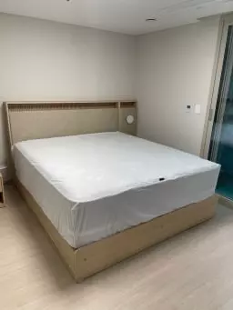 매장에서 누워보고 z8b 라지킹 구입했어요.
너무 높을