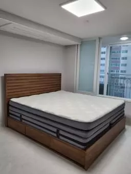 새 집으로 이사하면서 침대를 구매했어요. 부산 중앙점에