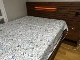 결혼한지 37년된 부부입니다.
매장을 돌아다니면서 매트