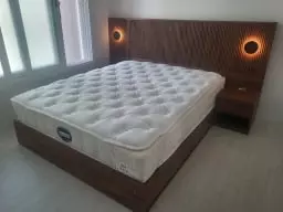집을 새로 리모델링하면서 침대를 바꿀 계획이었는데,
지