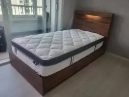 집을 새로 리모델링하면서 침대를 바꿀 계획이었는데,
지