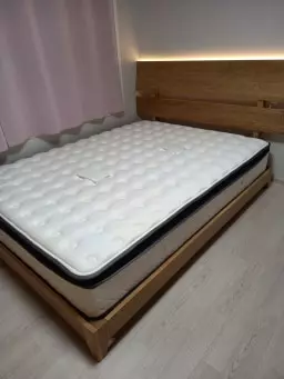 바닥 생활을 하다가 어느 순간부터 허리에 통증을 느껴 