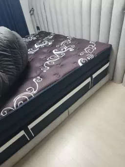 매장에서 직접 체험하고 고민하다가 결국 블루로 구매했습