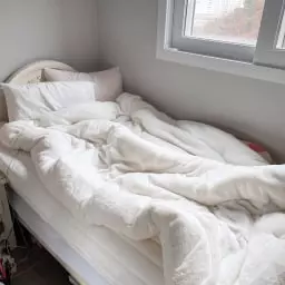 베스트슬립 쇼룸에 직접 방문하여 누워보고 설명듣고 구매