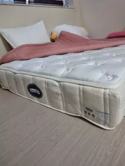 이번에 오피스텔로 새로 이사하게 되면서 매트리스를 알아