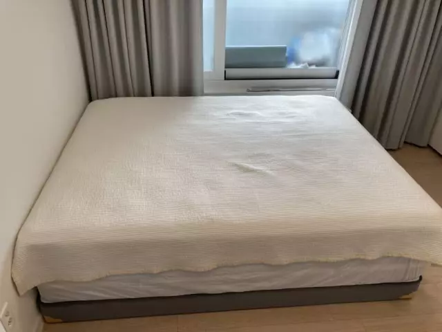 저희는 높은 침대보다는 낮은 침대를 선호해서 저상형 베