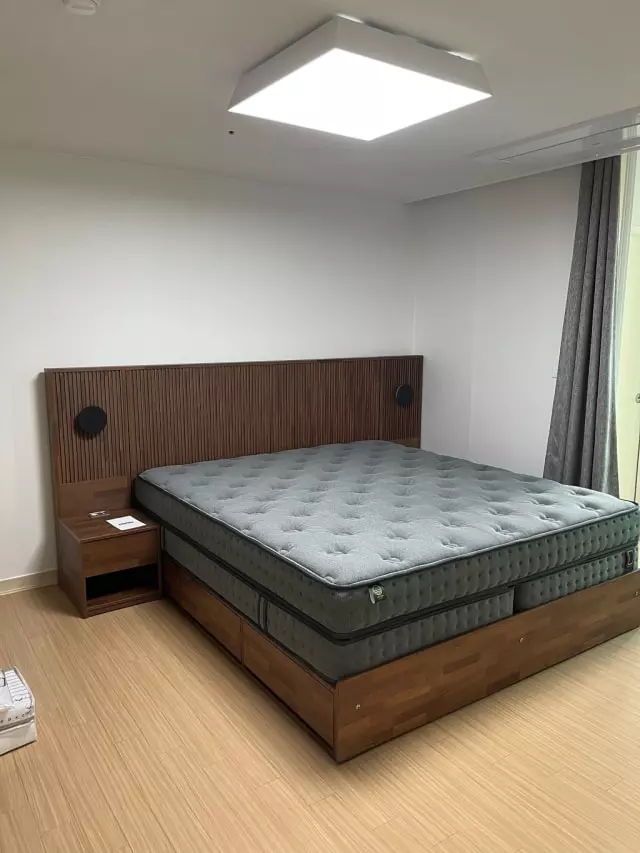 글로리아 멀바우 프레임 후기
쇼룸에서 본후 집에 설치 