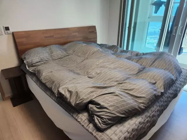 안녕하세요!

이사를 하게 돼서 어떤 침대를 구매를 할