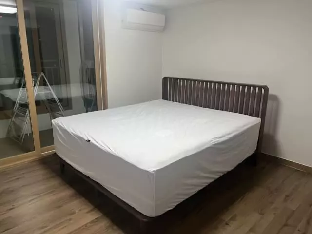 드디어 기다리던 침대가 도착했습니다. 침대를 받고나니 