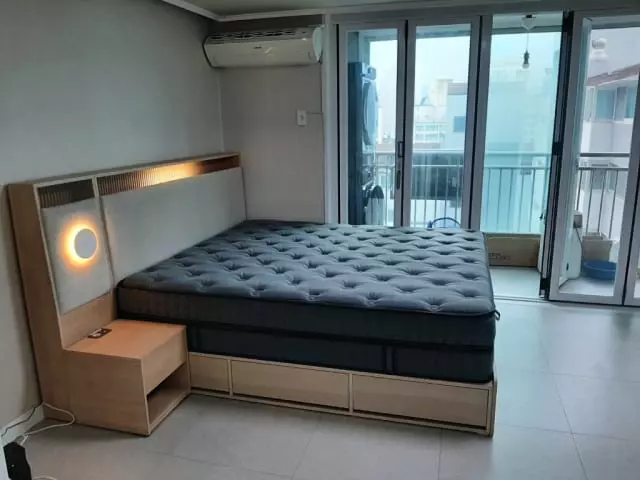 안녕하세요. 
신혼 침대로 어떤 것을 할까 많은 고심 