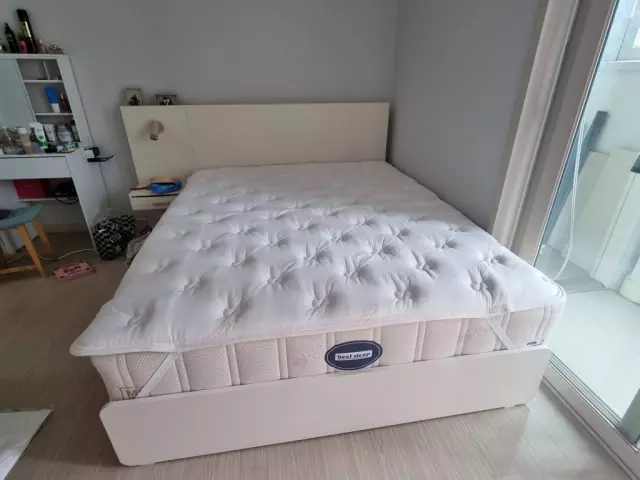 새로 이사오면서 가구들을 하나 둘 준비하는데 그 중 침