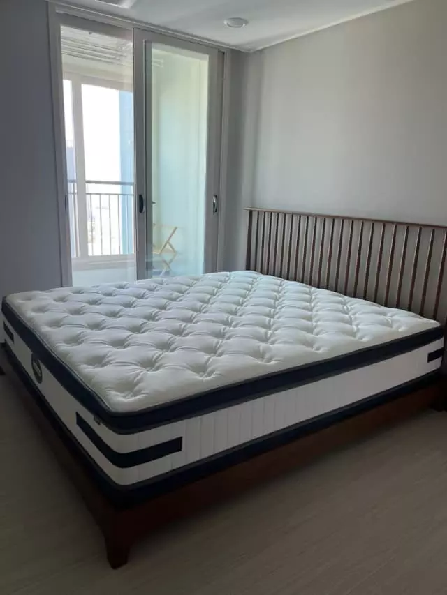 이사하면서 이번는 정말 편안한 매트리스를 사자 맘먹고
