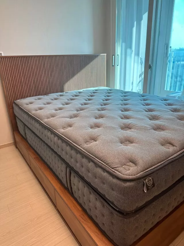 이번에 새아파트로 입주하면서 안방침대랑

아이들 침대 