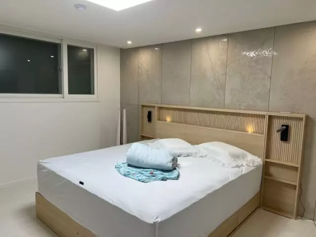 많은 고민 끝에 선택한 침대 플레임이랑 매트리스! 저희