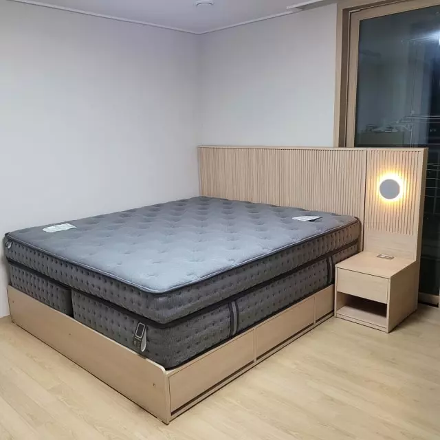 매트리스를 먼저 고르고 프레임을 골랐는데 저상형으로 할