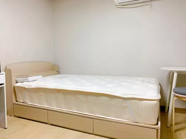 잠실 쇼룸에서 직접 누워보고 선택했습니다. 원래 C4.