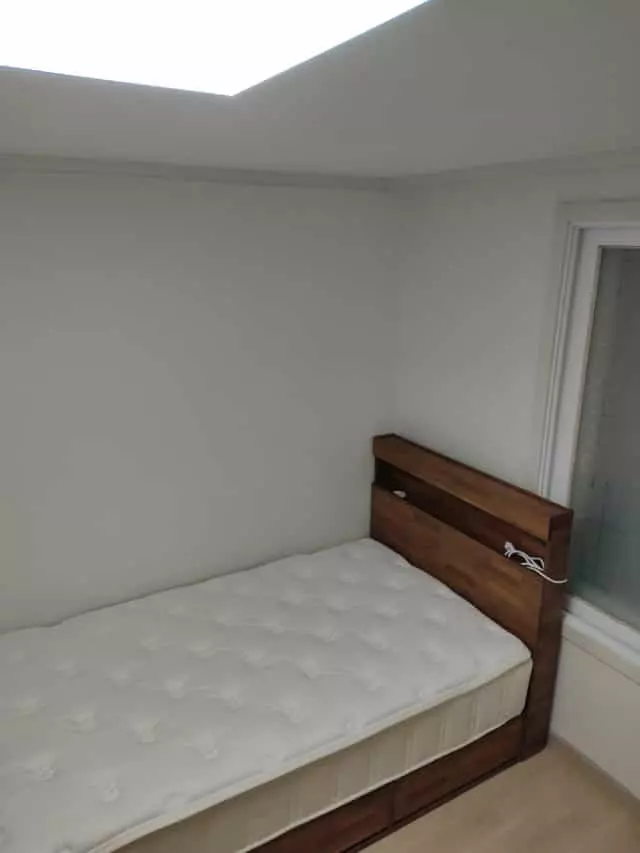 이사를 하게 되면서 침대를 새로 구입하게 되었습니다.
