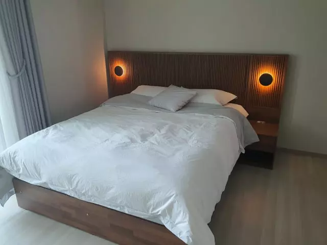 새아파트에 입주하게 되면서 새침대가 필요해 여기저기 알