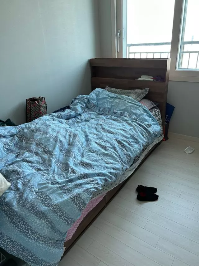 이번에 새집으로 이사하게 되어 침대를 뭐를 고를까 고민