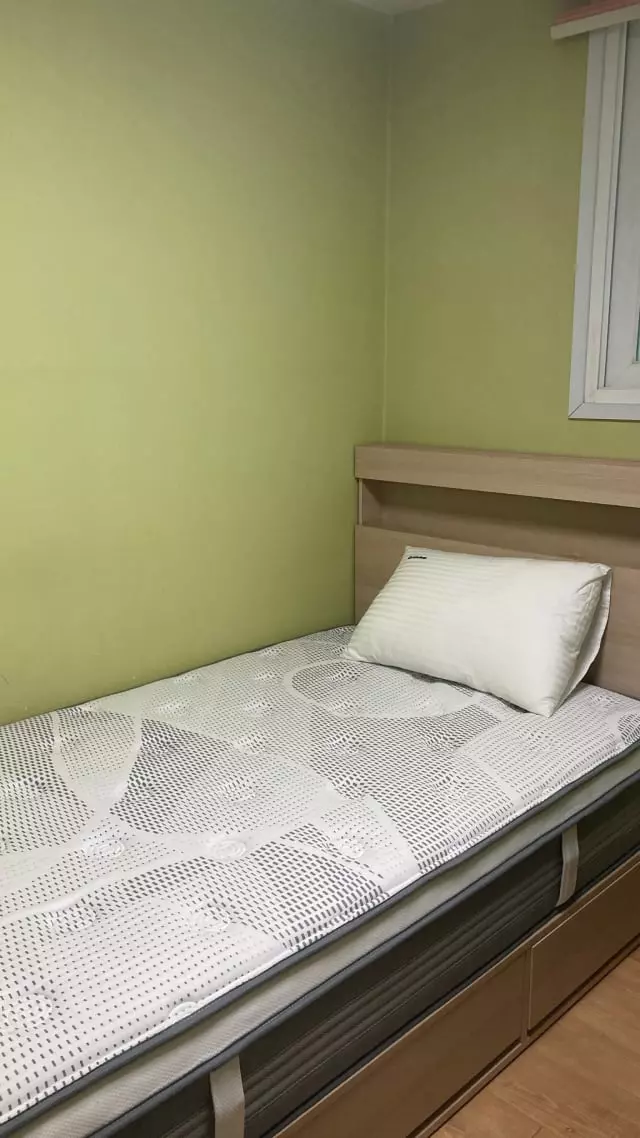 사촌 언니 집에 놀러갔다가 매트리스가 너무 좋아서 샀어