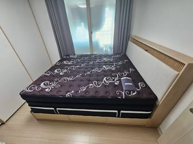 안산점 쇼룸에서 직원분 안내받고 누워보고 비교해서 구매