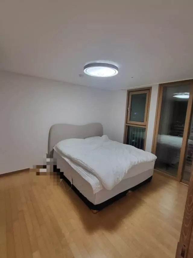 신혼집에 첫 침대 몇일 자봤는데 사이즈도 딱 약간의 푹