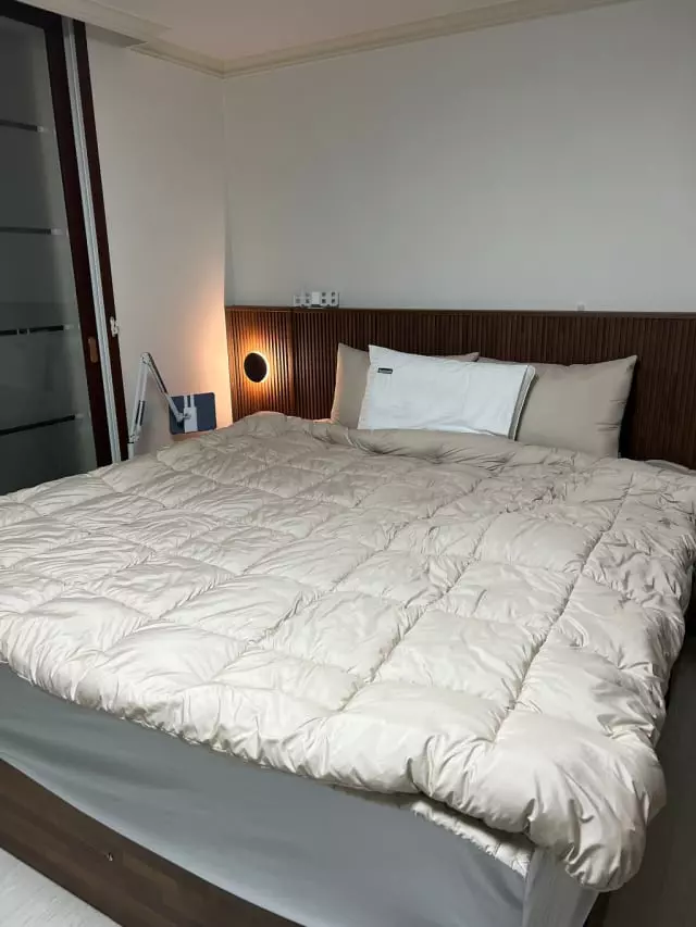 결혼을 앞두고 신혼집에 장만하기위해 침대여기저기 찾아보