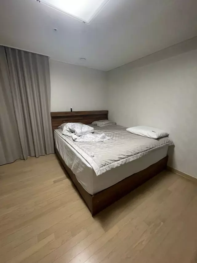 쇼룸에서 다 누워보고 가장 편한 모델로 구매했습니다
다