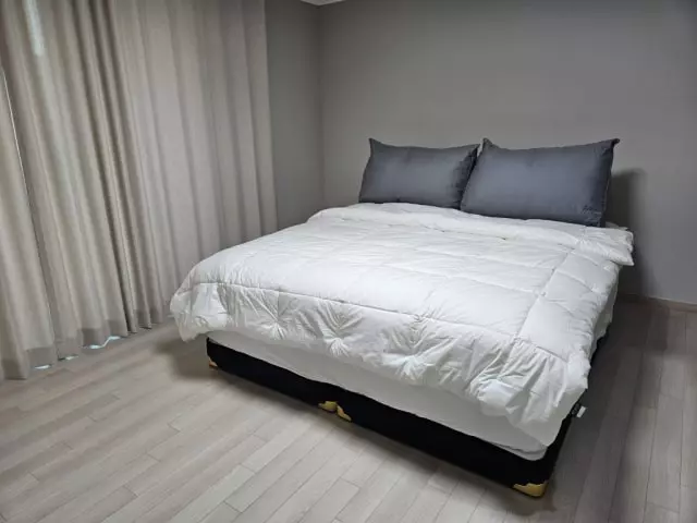 안녕하세요. 결혼 1년차 신혼부부입니다. 

정말 고민