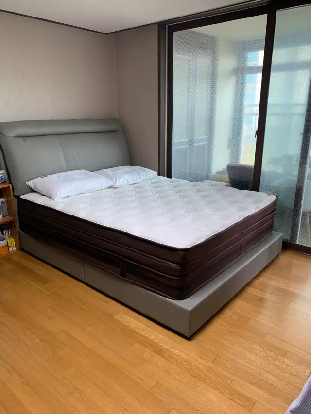 엄마아빠 선물로 사드럈는데 허리지지에 좋다고 잘샀다고 