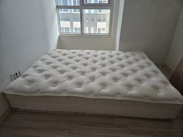 오늘 제품받아봤는데 디자인이나 성능은 이미 입증된 제품