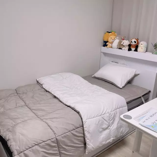 십년만에 분가를 하면서
아이방을 꾸며주며 침대를 사줬어