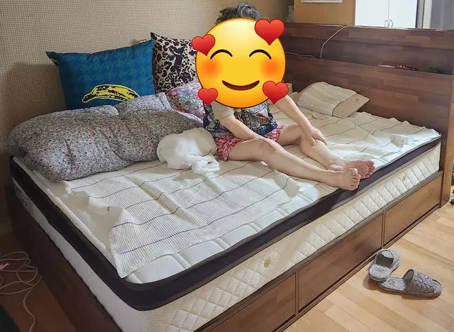 어머님   침대와 프레임 바꿔드렸는데 만족해하세요
프레