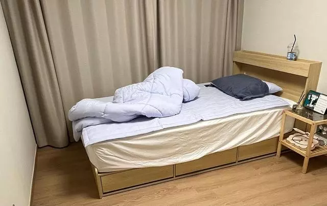이사를 해서 어떤 침대를 살까 많이 고민하고 서치도 해