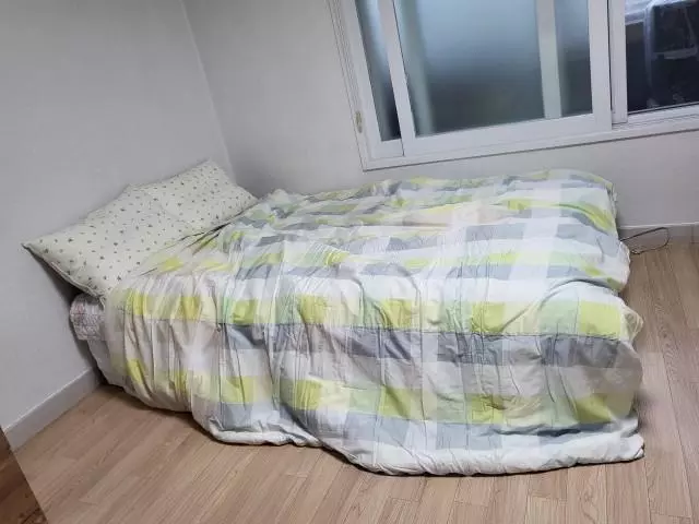 바닥생활 오래하신 엄마의 첫 침대구매입니다
푹신한거는 