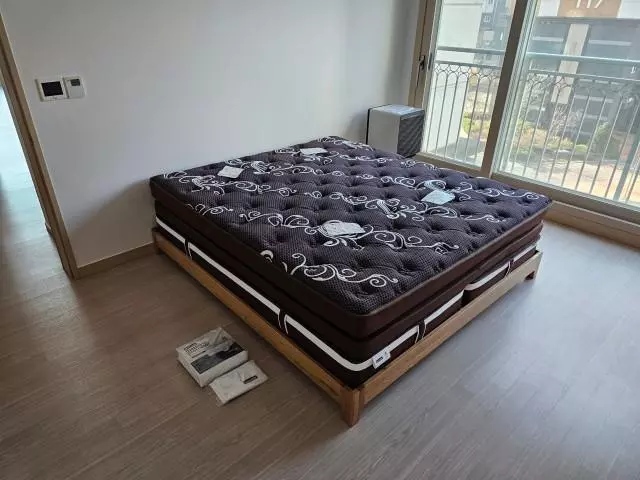 침대가 튼튼하고 설치기사님도 친절하셨어요 가성비 좋습니