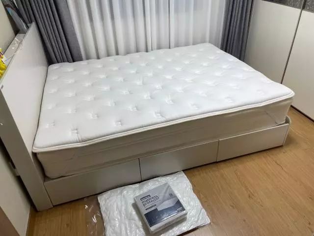 단단하면서 탄탄하고 몸이 푹 꺼지지않고 좋아요! 아주 