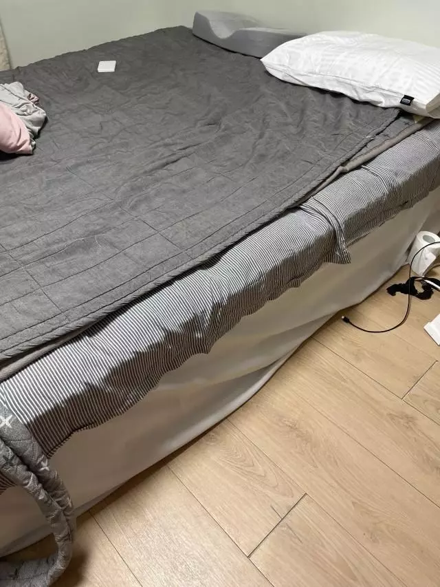 직접 누워보고 구매했는데 기존 침대는 너무 말랑해서 허