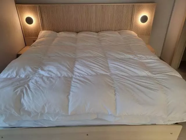 매장에 있는것보단 새거라 딱딱한데 너무 잘산거같아요~ 