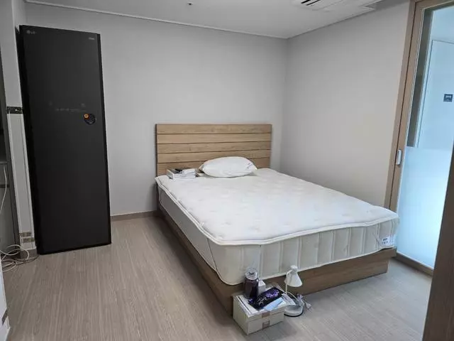 이번에 새아파트로 입주하면서 사이즈 큰침대 알아보다가 