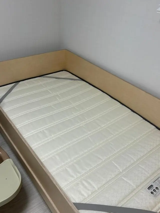 아기 침대 매트리스 알아보다가 높이가 낮고 탄탄하며 가